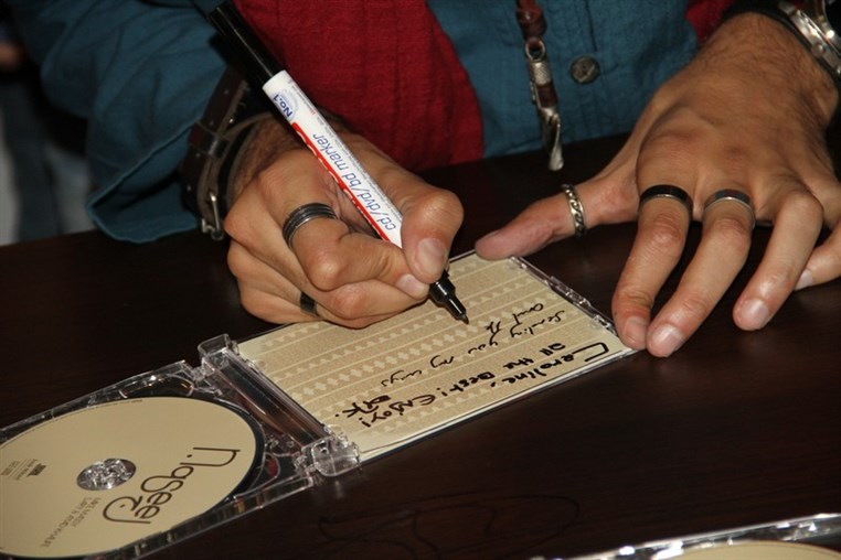 NASEEJ Album Signing